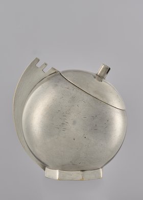 Keilowa, Julia (1902-1942 lub 1943) - projektantka metaloplastyki