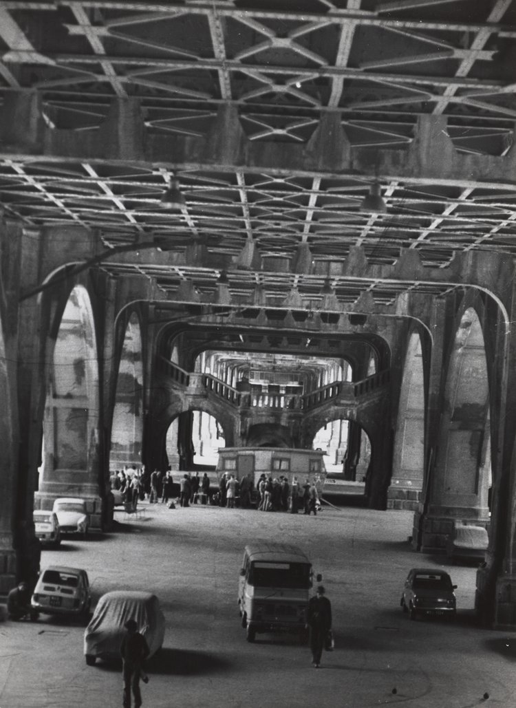 Under the Poniatowski bridge viaduct