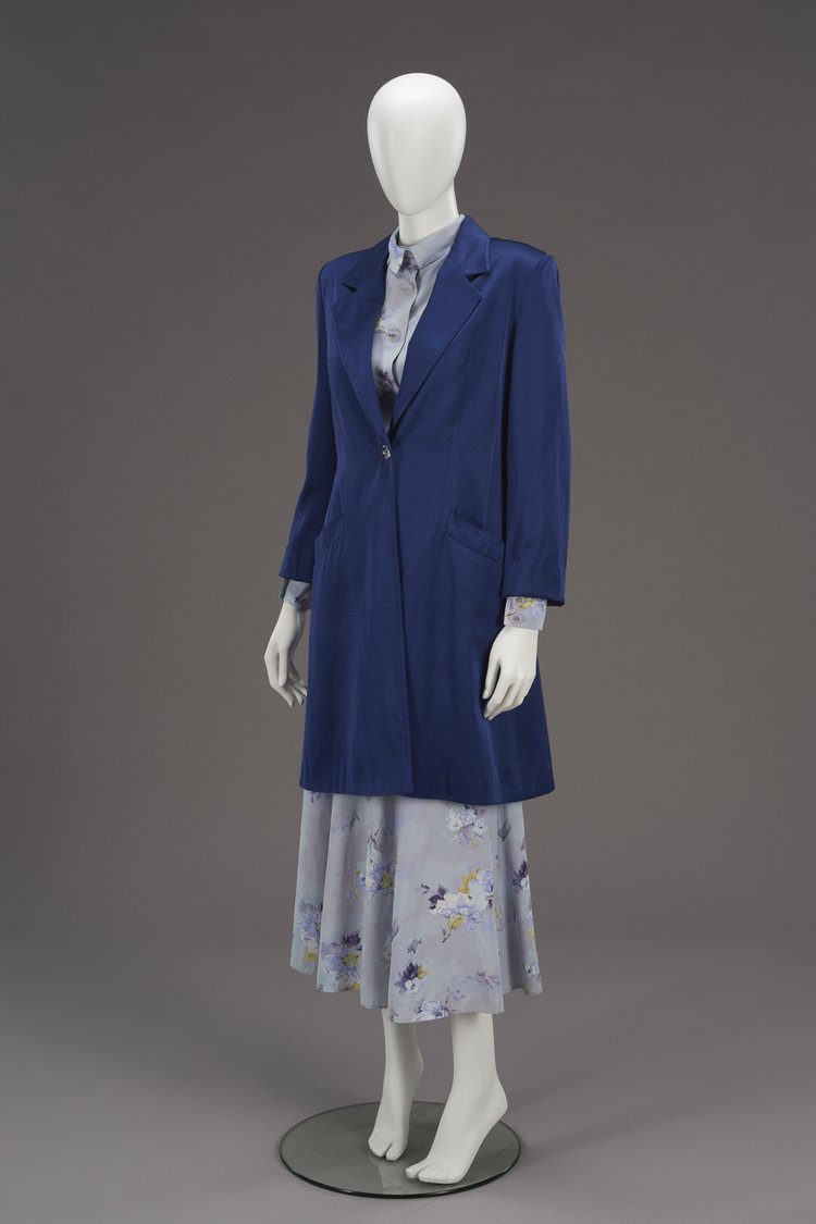 Kostium damski w kolorze niebieskim