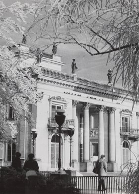 Palace on the Isle in Royal Baths Park in winter