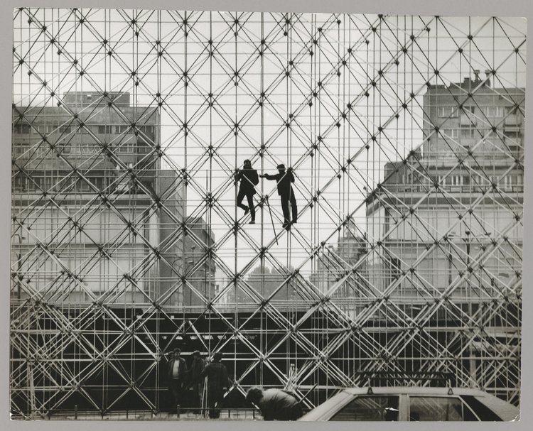 Budowa ołtarza na placu Defilad