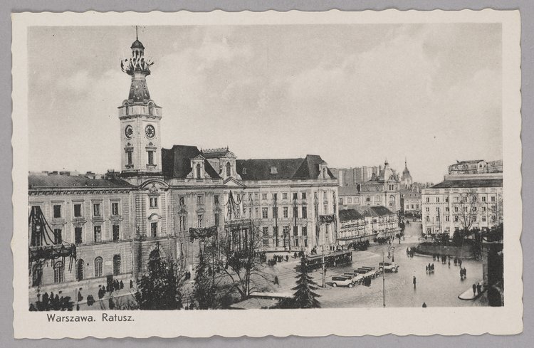 Ratusz na placu Teatralnym