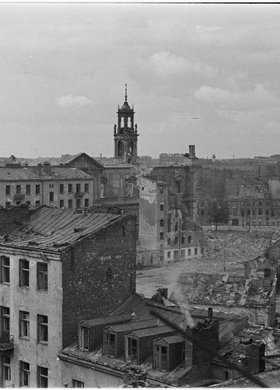 Panorama ruin zabudowy w rejonie placu Grzybowskiego