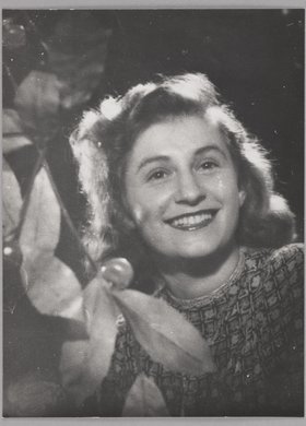 Lauer, Betty (1926) niemiecko-żydowska autorka wspomnień z czasów II wojny światowej