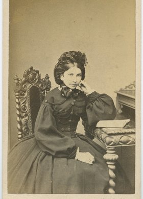 Portret nieznanej młodej kobiety