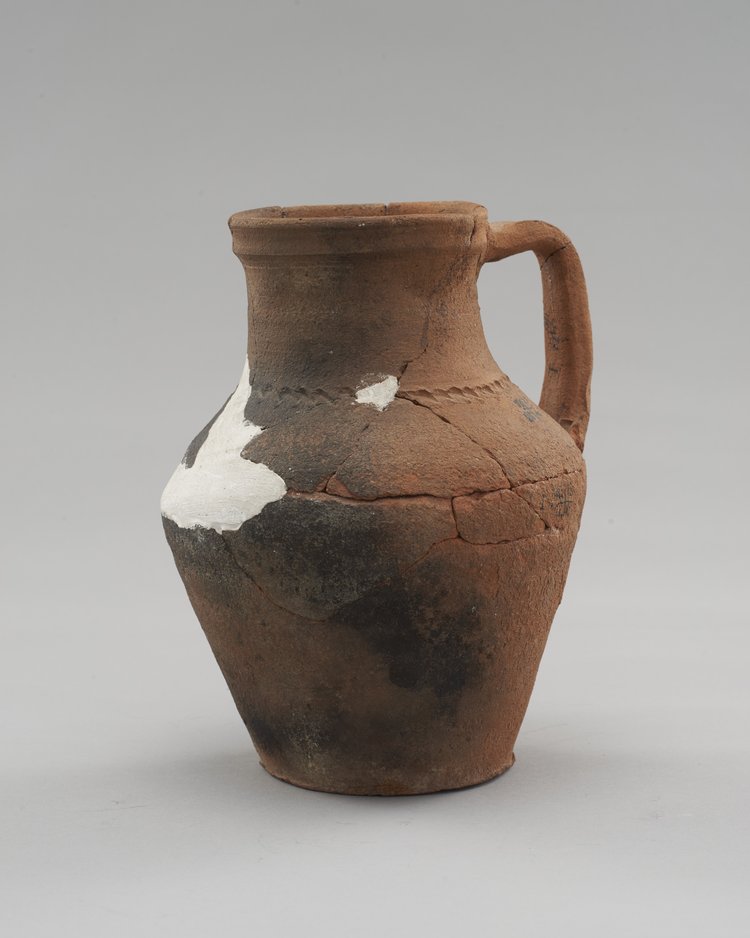 Dzban z ceramiki czerwonej