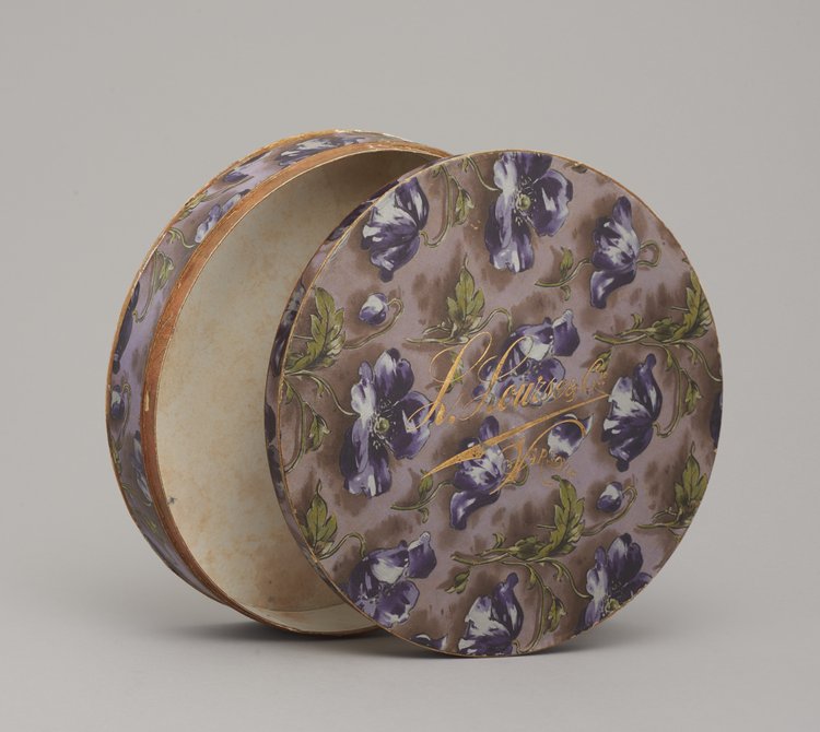 Pudło firmowe cukierni Lourse'a