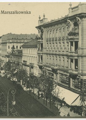 Ulica Marszałkowska na wysokości wylotu ulicy Moniuszki