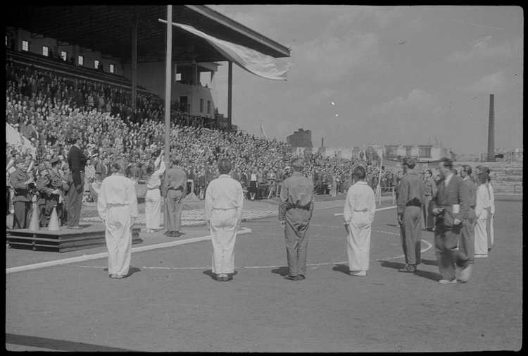 Zawody sportowe na stadionie Legii Warszawa