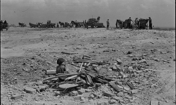 Zwałowisko gruzu wywożonego z miasta