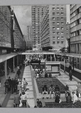 Śródmiejski Mall (currently Stefana “Wiecha” Wiecheckiego Mall)