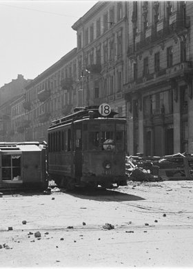 Unieruchomione tramwaje i barykada na ulicy Marszałkowskiej