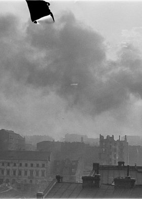 Panorama płonącego Śródmieścia