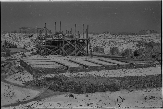 Budowa pomnika Bohaterów Getta