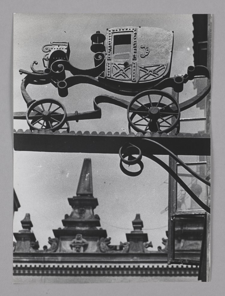 No. 46 Piwna Street, metalwork studio sign