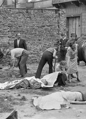 Grzebanie ofiar wybuchu pocisku granatnika