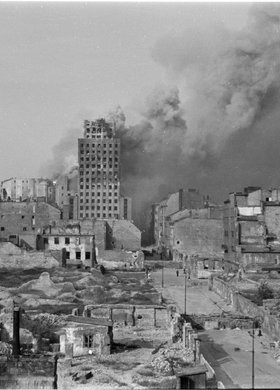 Panorama ruin zabudowy Śródmieścia przy ulicy Świętokrzyskiej