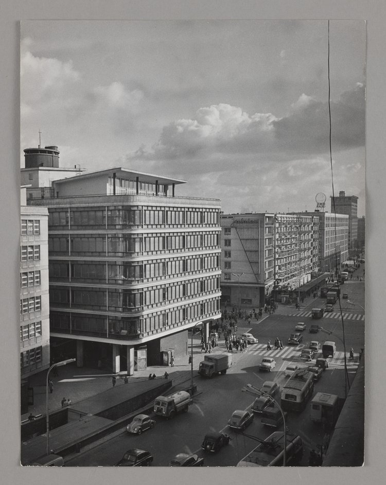 Centralny Dom Towarowy, widok od ul. Brackiej
