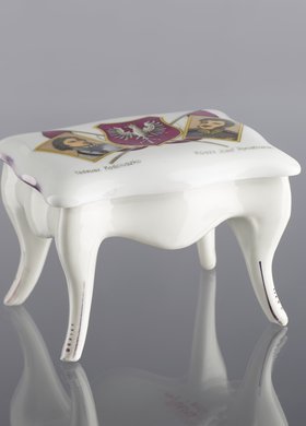 Szkatułka z Orłem i wizerunkiem Kościuszki i ks. Poniatowskiego