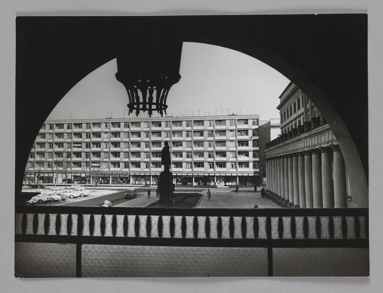 Pomnik Stanisława Moniuszki na placu Teatralnym