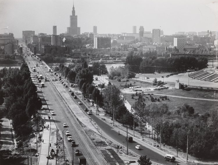 Panorama Warszawy z wieżowca przy alei Waszyngtona