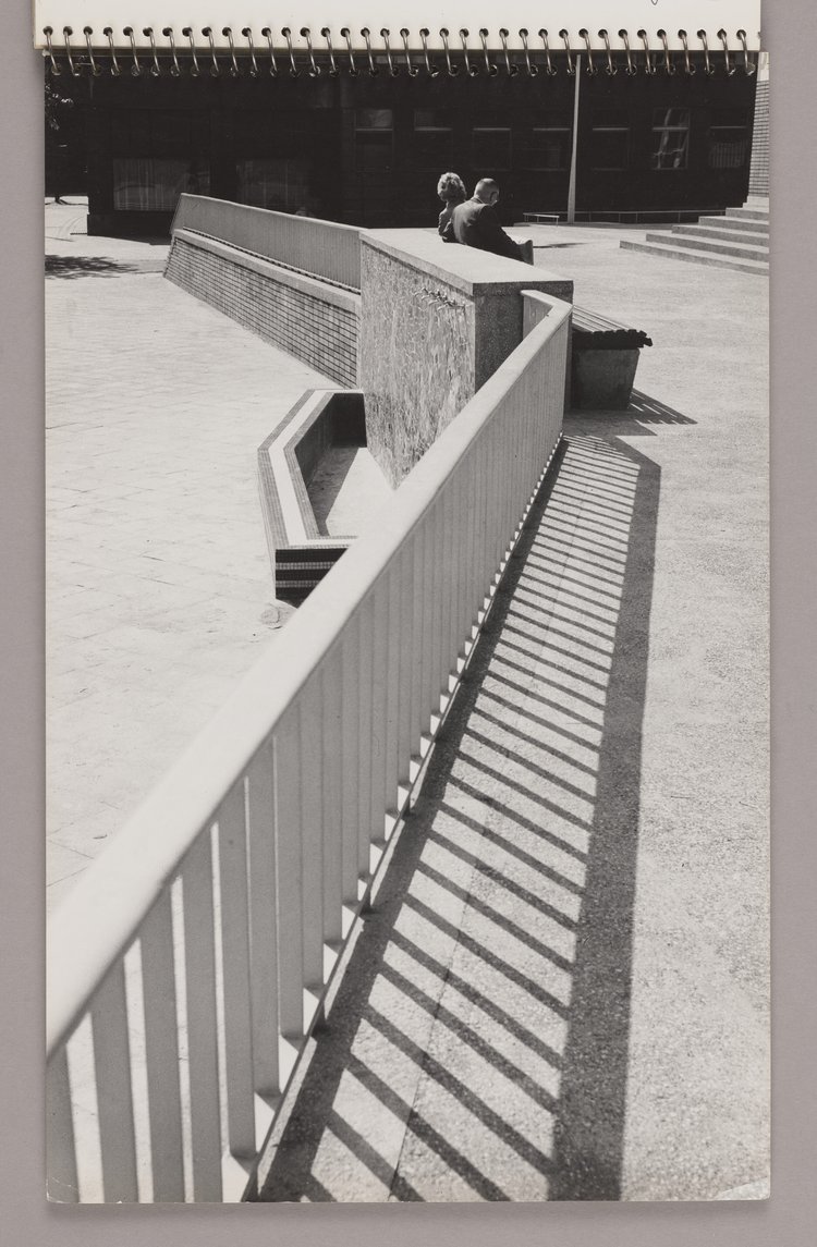 Kino Skarpa, podest przed wejściem do kina