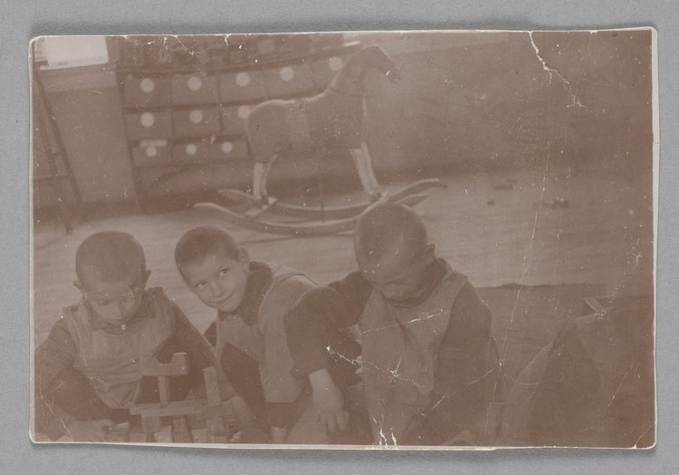 Fotografia przedstawiająca przedszkole w Różyczce, filii Domu Sierot (Gocławek)