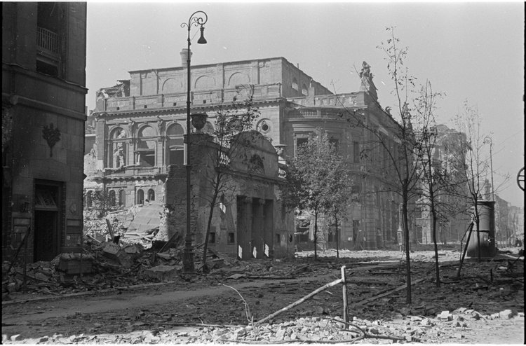 Zniszczenia zabudowy przy ulicy Jasnej