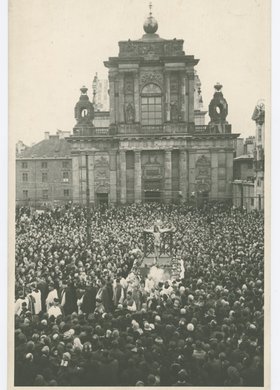 Powrót cudownej figury Jezusa do odbudowywanej katedry św. Jana
