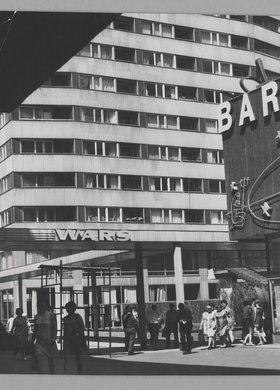 Śródmiejski Mall (currently Stefana “Wiecha” Wiecheckiego Mall) and Café Zodiak