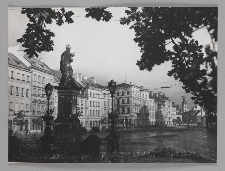 Statue of the Virgin Mary of Passau on Krakowskie Przedmieście Street