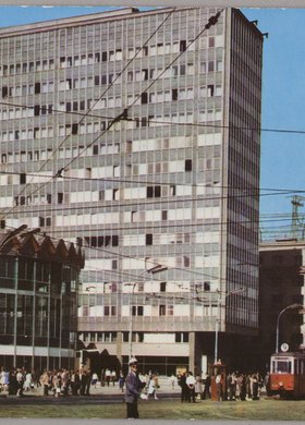 Aleje Jerozolimskie przy ulicy Marszałkowskiej