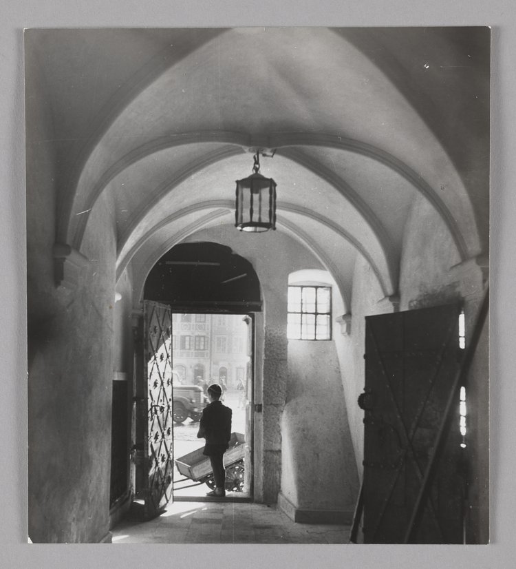 Interior of the entrance hall of the burgher house at 34 Old Town Market  Square (Dekert's Side)