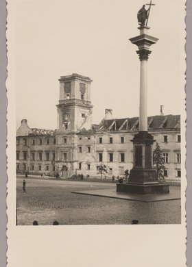 Kolumna Zygmunta III Wazy i spalony Zamek Królewski