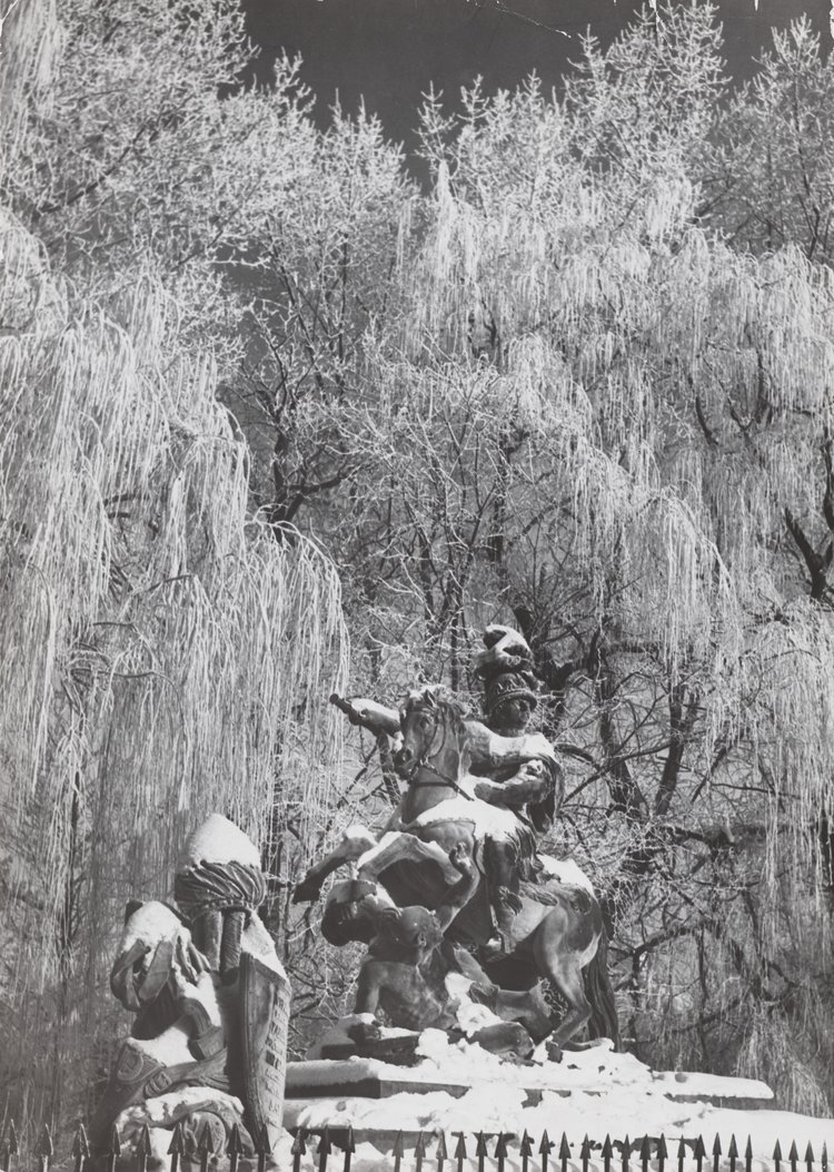 Statue of King John III Sobieski in the Łazienki Królewskie in Agrykola St., winter