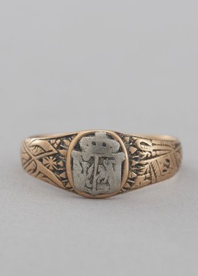 Pierścień damski z herbami Korony i Litwy