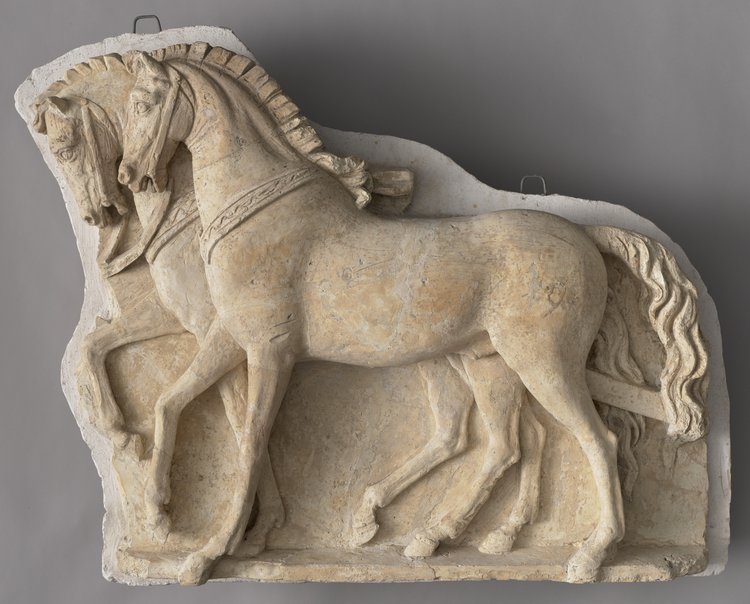 Rydwan - fragment fryzu z Teatru Wielkiego przedstawiający mieszkańców Teb zmierzających przed ołtarze