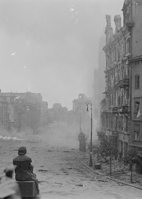 Walki o Komendę Policji i kościół Św. Krzyża