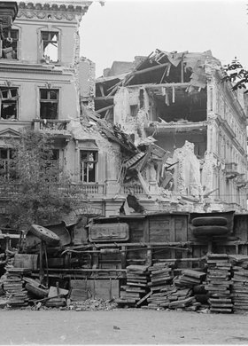 Barykada przy skrzyżowaniu ulic Mokotowskiej i Wilczej