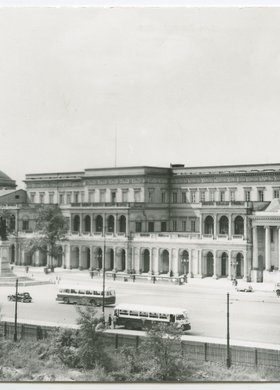Plac Dzierżyńskiego (dawniej i obecnie plac Bankowy)