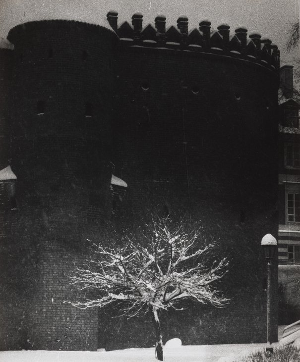 
                     
                     Widok na Barbakan zimą
                     
                     