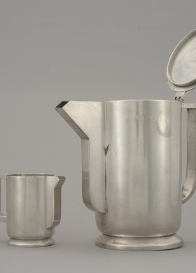 Dzbanek do kawy i mlecznik