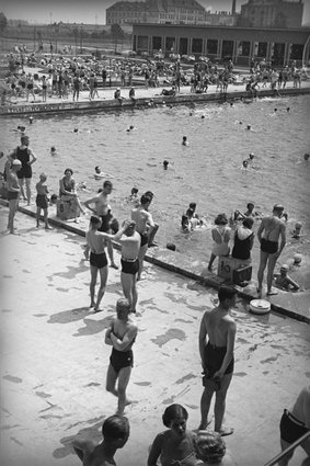 Baseny Wojskowego Klubu Sportowego Legia przy ulicy Łazienkowskiej