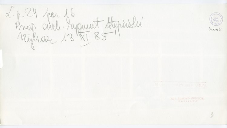 Kino Skarpa, witryna z repertuarem od ulicy Gałczyńskiego