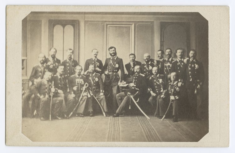 Portret zbiorowy oficerów armii carskiej stacjonujących w Warszawie