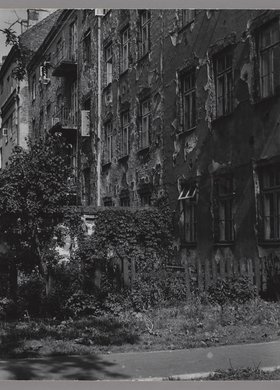 Zabudowa ulicy Siedleckiej widziana od podwórza