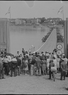 Most pontonowy na Wiśle