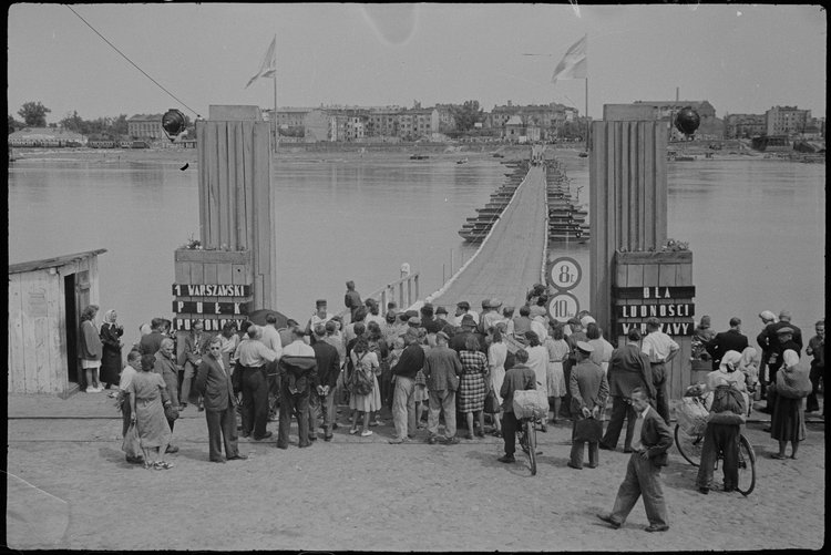 Most pontonowy na Wiśle