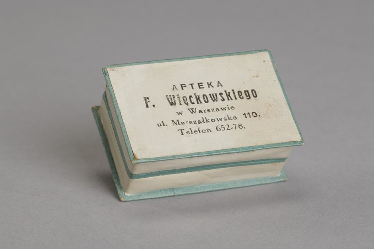 Kalendarz kieszonkowy na 1924 rok oraz kartka z widokiem Domu Towarowego Bracia Jałkowscy