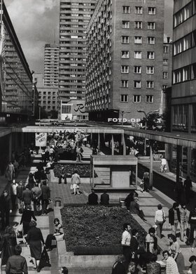 Widok na Pasaż Śródmiejski (obecnie: Pasaż Stefana "Wiecha" Wiecheckiego)